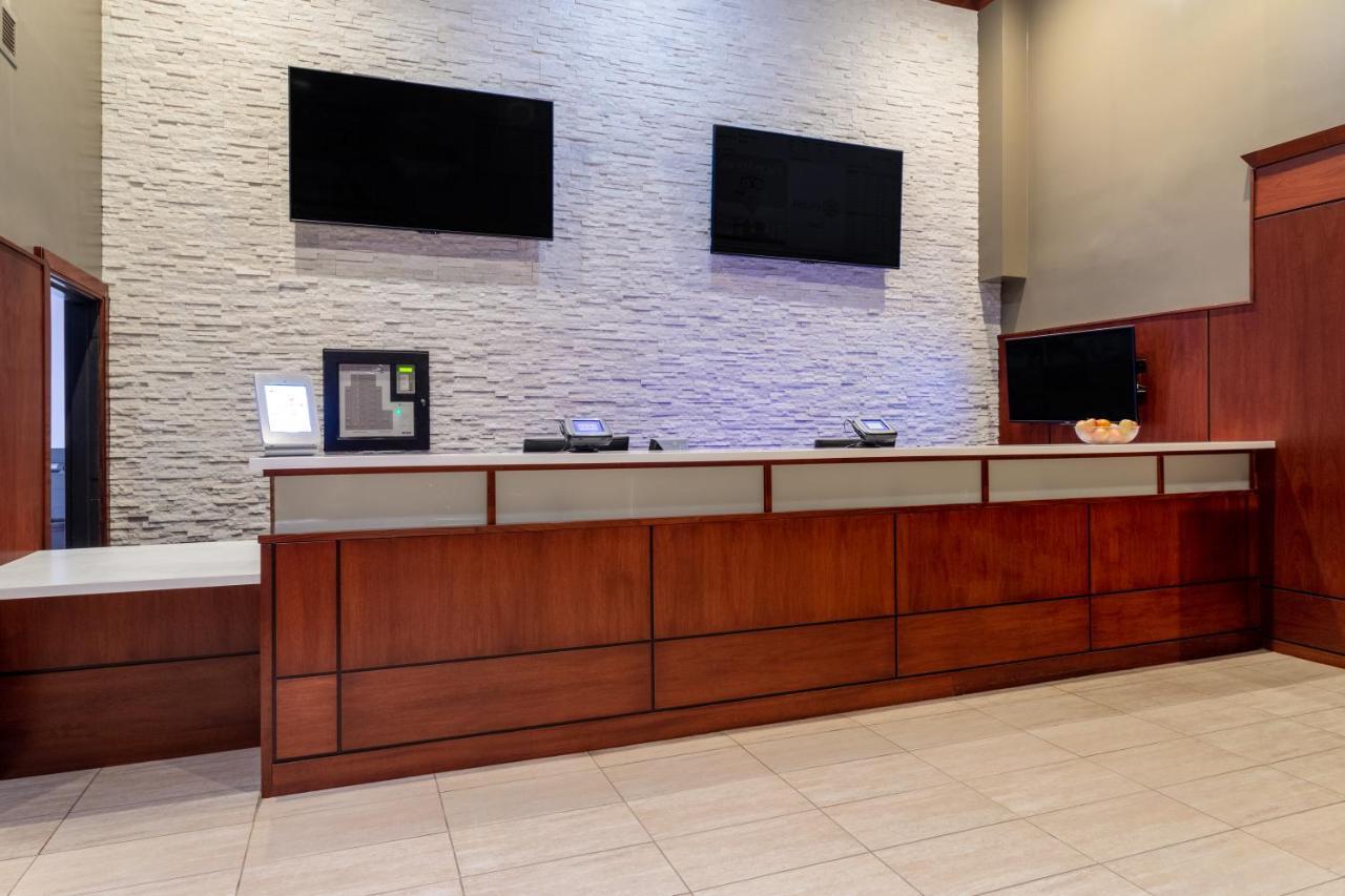 Ramada By Wyndham Northern Grand Hotel & Conference Centre Fort St. John Kültér fotó