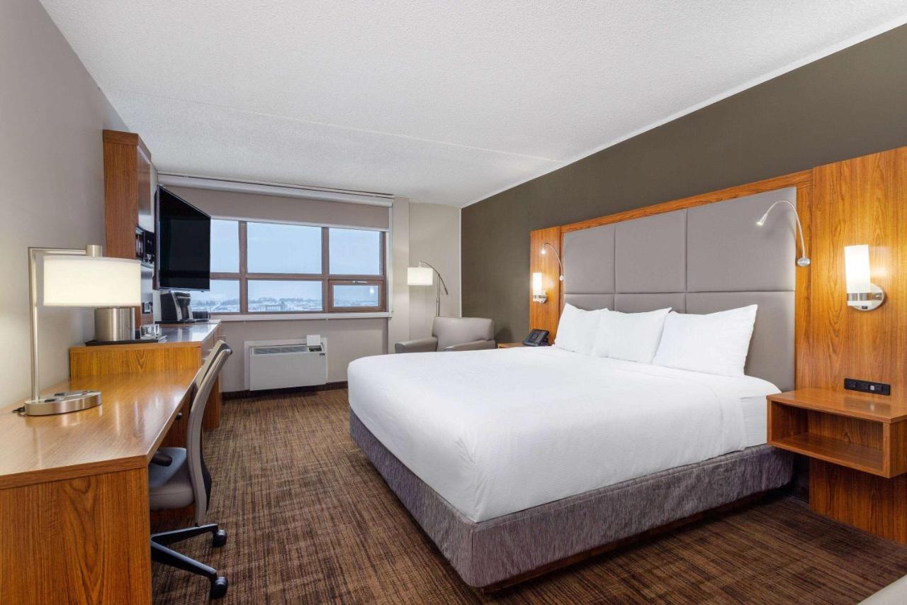 Ramada By Wyndham Northern Grand Hotel & Conference Centre Fort St. John Kültér fotó